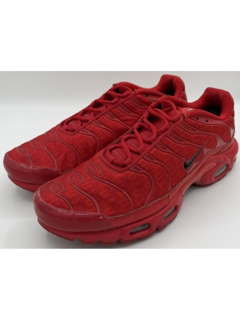 Nike Air Max Plus University Red Men Size 10.5 Running Shoes Sneakers DD9609-600